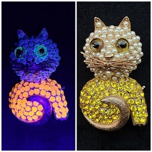 Hollycraft Cat Cadmium Vintage Brooch